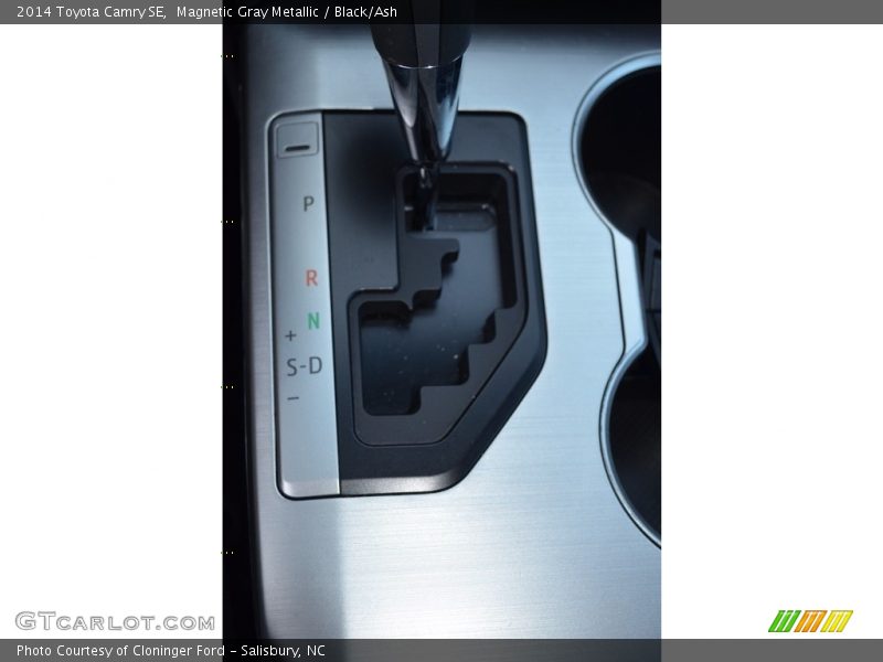 Magnetic Gray Metallic / Black/Ash 2014 Toyota Camry SE