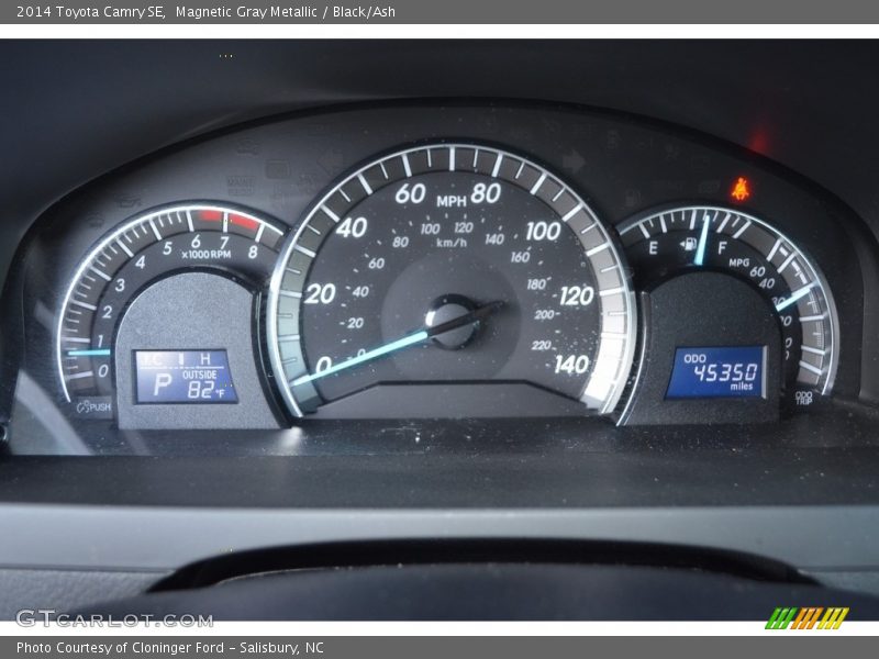 Magnetic Gray Metallic / Black/Ash 2014 Toyota Camry SE