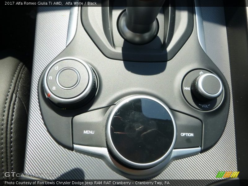 Alfa White / Black 2017 Alfa Romeo Giulia Ti AWD