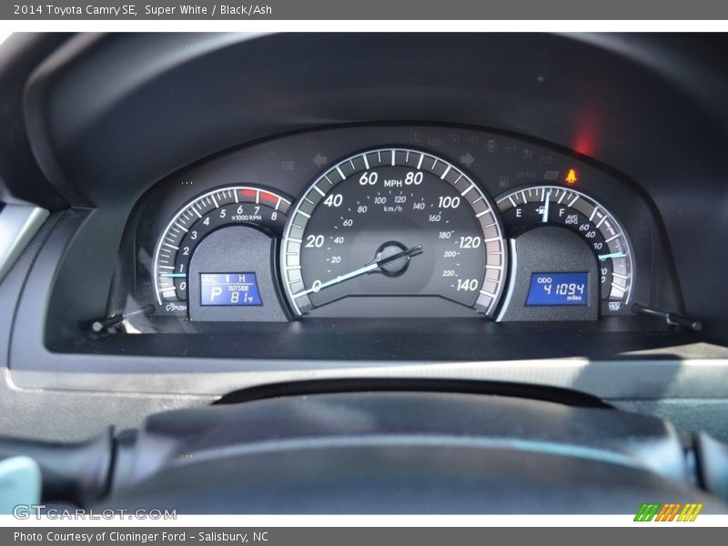 Super White / Black/Ash 2014 Toyota Camry SE