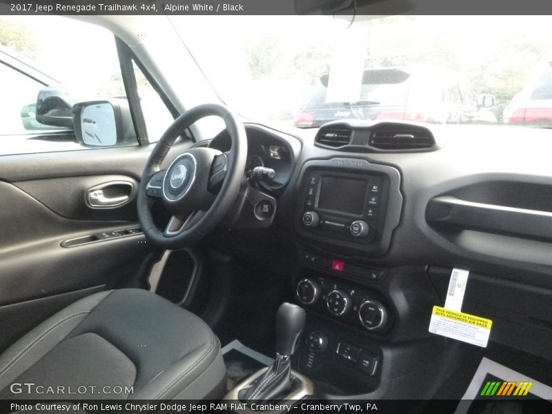 Alpine White / Black 2017 Jeep Renegade Trailhawk 4x4