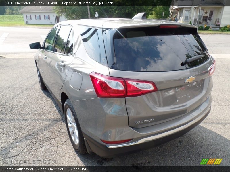Pepperdust Metallic / Jet Black 2018 Chevrolet Equinox LT AWD