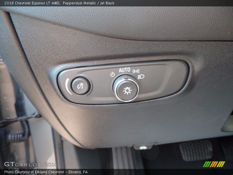 Pepperdust Metallic / Jet Black 2018 Chevrolet Equinox LT AWD