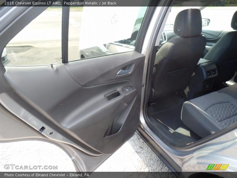 Pepperdust Metallic / Jet Black 2018 Chevrolet Equinox LT AWD