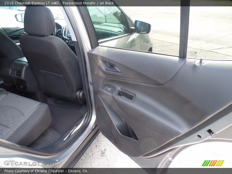 Pepperdust Metallic / Jet Black 2018 Chevrolet Equinox LT AWD