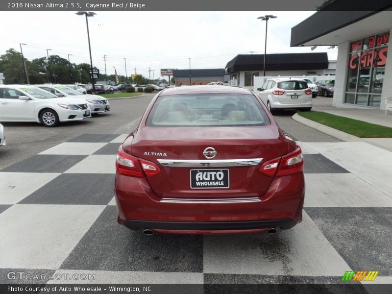 Cayenne Red / Beige 2016 Nissan Altima 2.5 S