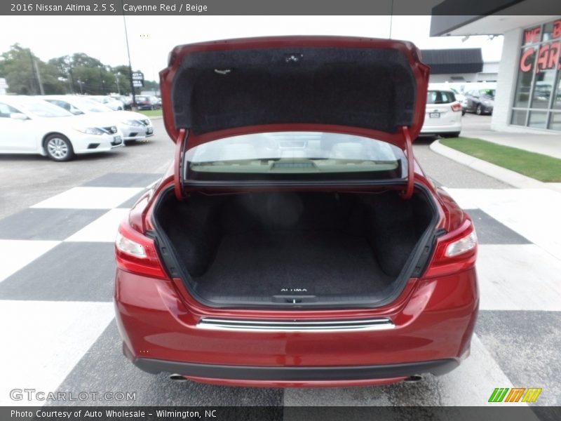 Cayenne Red / Beige 2016 Nissan Altima 2.5 S