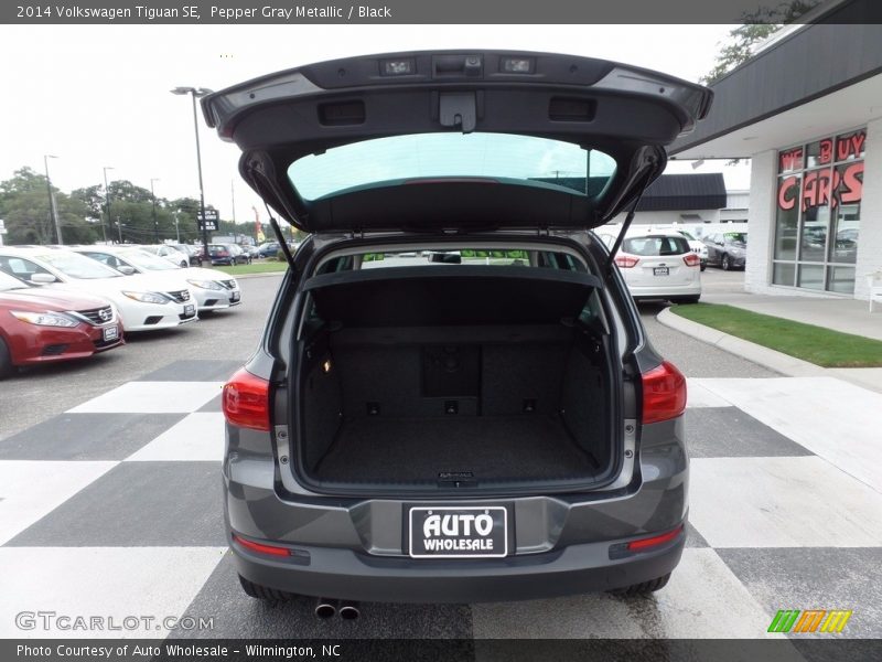 Pepper Gray Metallic / Black 2014 Volkswagen Tiguan SE