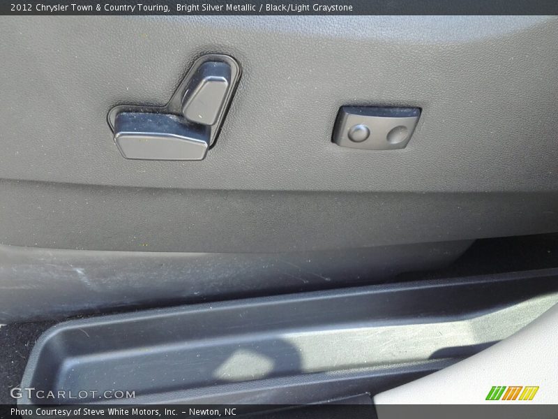 Bright Silver Metallic / Black/Light Graystone 2012 Chrysler Town & Country Touring