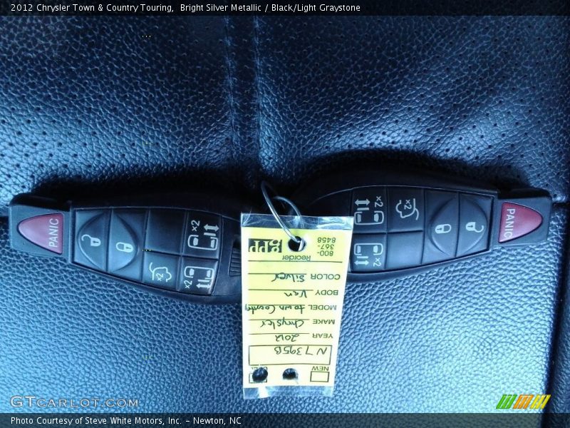 Bright Silver Metallic / Black/Light Graystone 2012 Chrysler Town & Country Touring