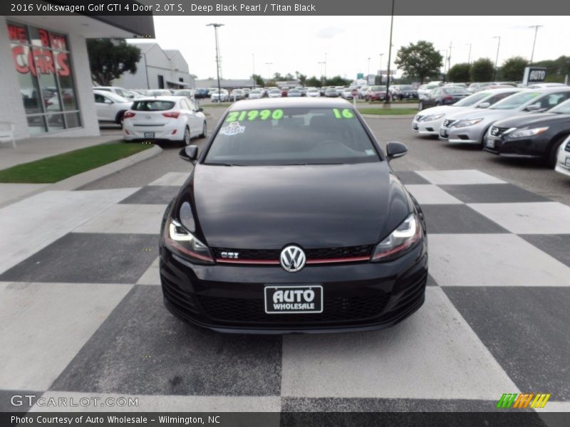 Deep Black Pearl / Titan Black 2016 Volkswagen Golf GTI 4 Door 2.0T S
