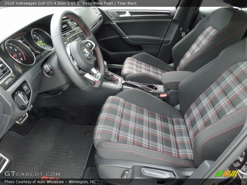 Deep Black Pearl / Titan Black 2016 Volkswagen Golf GTI 4 Door 2.0T S