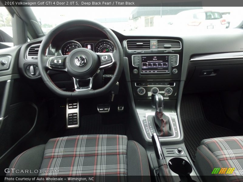 Deep Black Pearl / Titan Black 2016 Volkswagen Golf GTI 4 Door 2.0T S