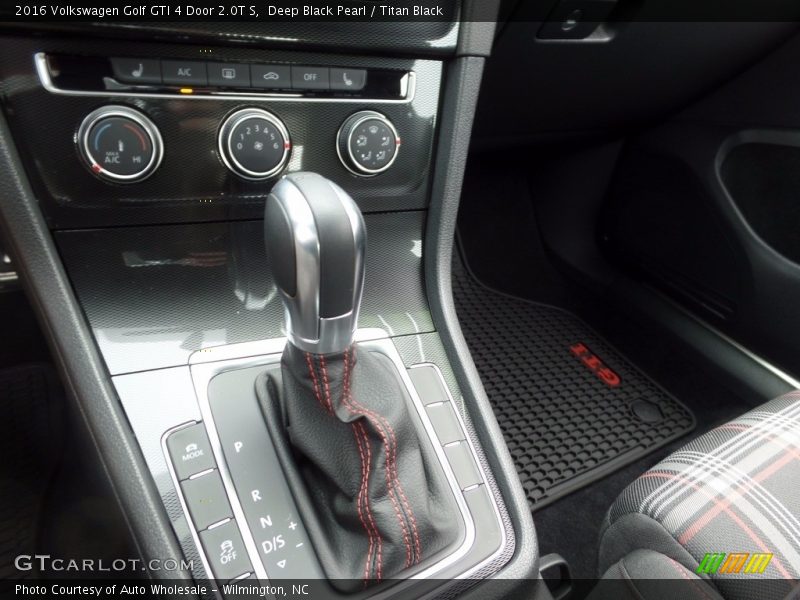 Deep Black Pearl / Titan Black 2016 Volkswagen Golf GTI 4 Door 2.0T S