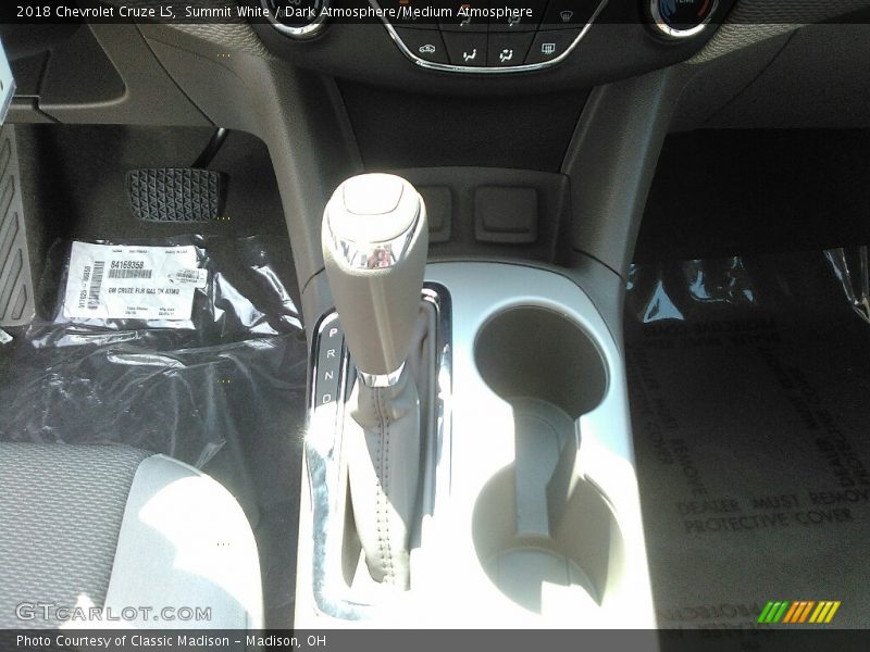Summit White / Dark Atmosphere/Medium Atmosphere 2018 Chevrolet Cruze LS