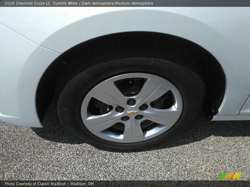 Summit White / Dark Atmosphere/Medium Atmosphere 2018 Chevrolet Cruze LS