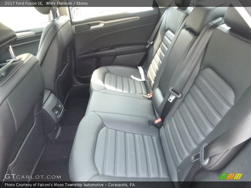White Platinum / Ebony 2017 Ford Fusion SE