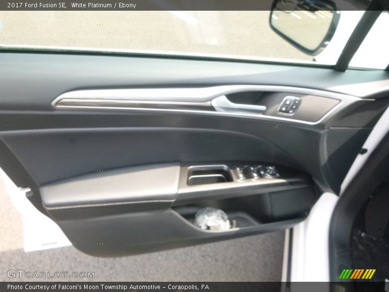 White Platinum / Ebony 2017 Ford Fusion SE
