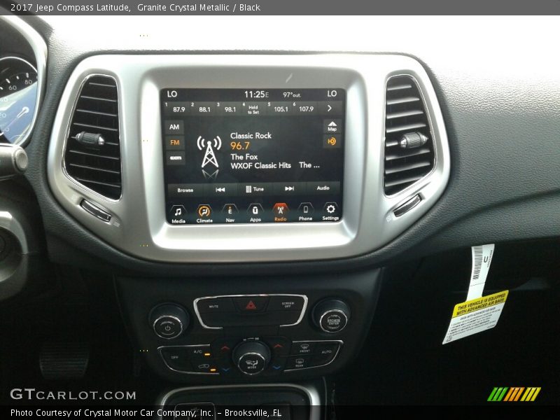 Granite Crystal Metallic / Black 2017 Jeep Compass Latitude