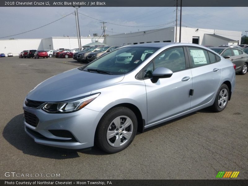 Front 3/4 View of 2018 Cruze LS
