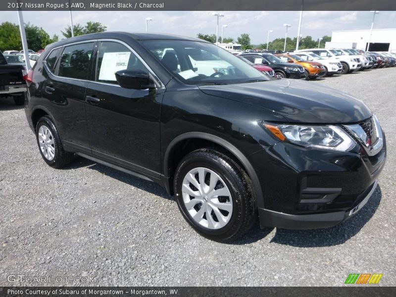 Magnetic Black / Charcoal 2017 Nissan Rogue S AWD