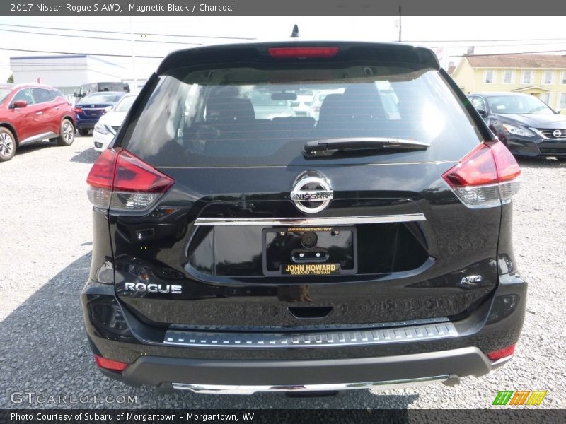 Magnetic Black / Charcoal 2017 Nissan Rogue S AWD