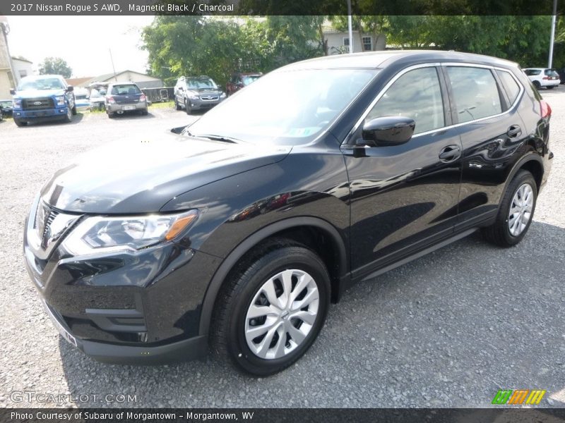 Magnetic Black / Charcoal 2017 Nissan Rogue S AWD