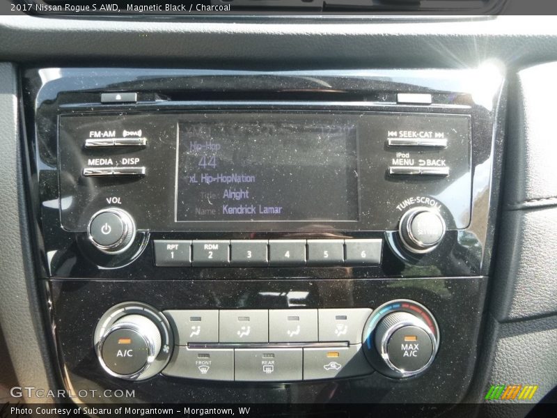 Magnetic Black / Charcoal 2017 Nissan Rogue S AWD