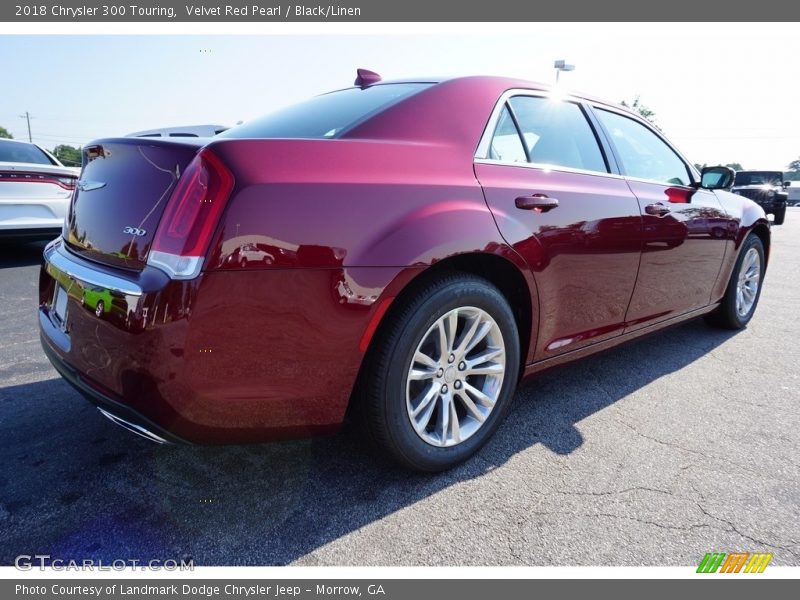 Velvet Red Pearl / Black/Linen 2018 Chrysler 300 Touring