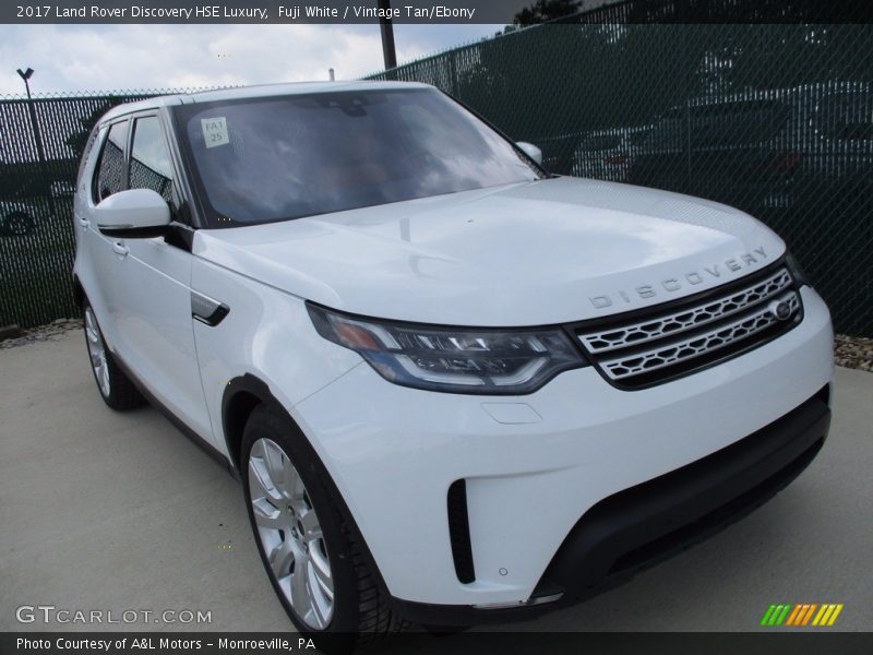 Fuji White / Vintage Tan/Ebony 2017 Land Rover Discovery HSE Luxury
