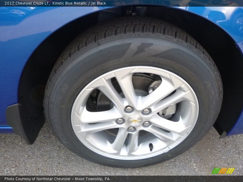 Kinetic Blue Metallic / Jet Black 2017 Chevrolet Cruze LT