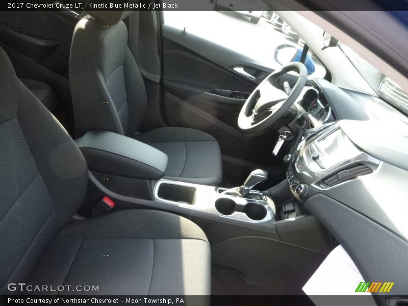 Kinetic Blue Metallic / Jet Black 2017 Chevrolet Cruze LT