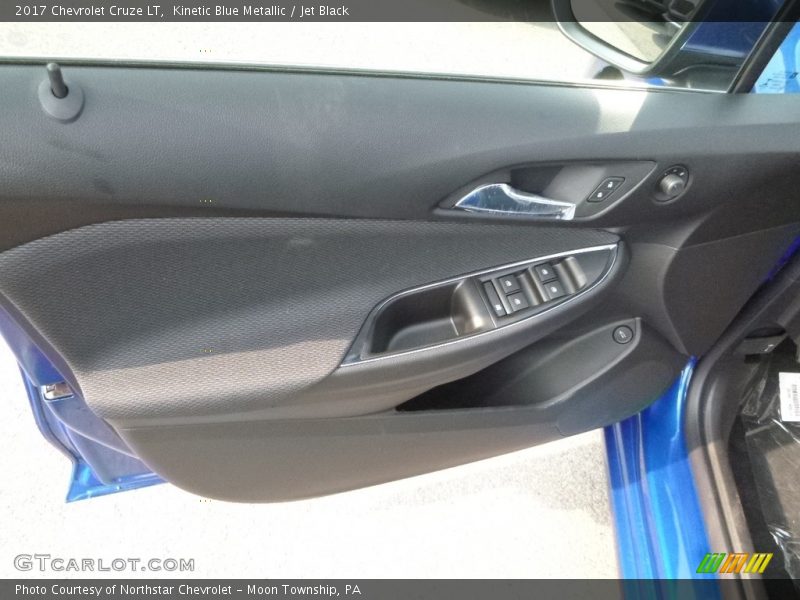 Kinetic Blue Metallic / Jet Black 2017 Chevrolet Cruze LT