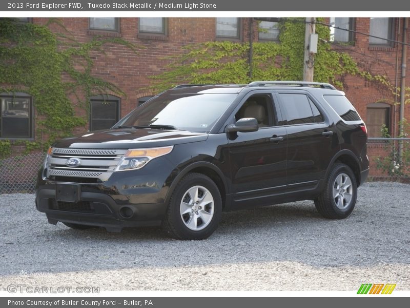 Tuxedo Black Metallic / Medium Light Stone 2013 Ford Explorer FWD