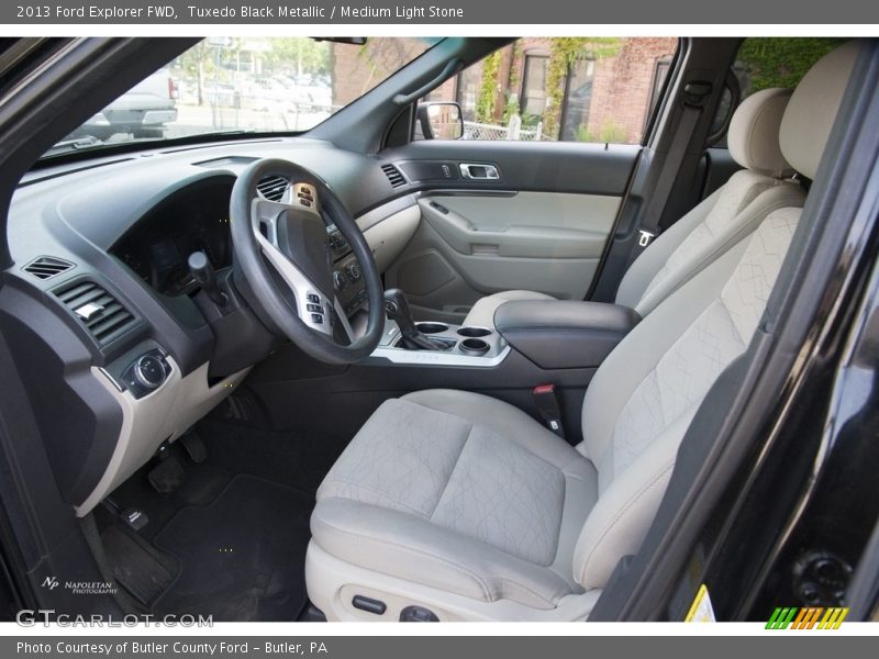 Tuxedo Black Metallic / Medium Light Stone 2013 Ford Explorer FWD