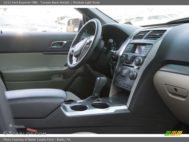 Tuxedo Black Metallic / Medium Light Stone 2013 Ford Explorer FWD