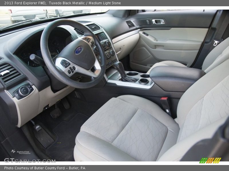 Tuxedo Black Metallic / Medium Light Stone 2013 Ford Explorer FWD