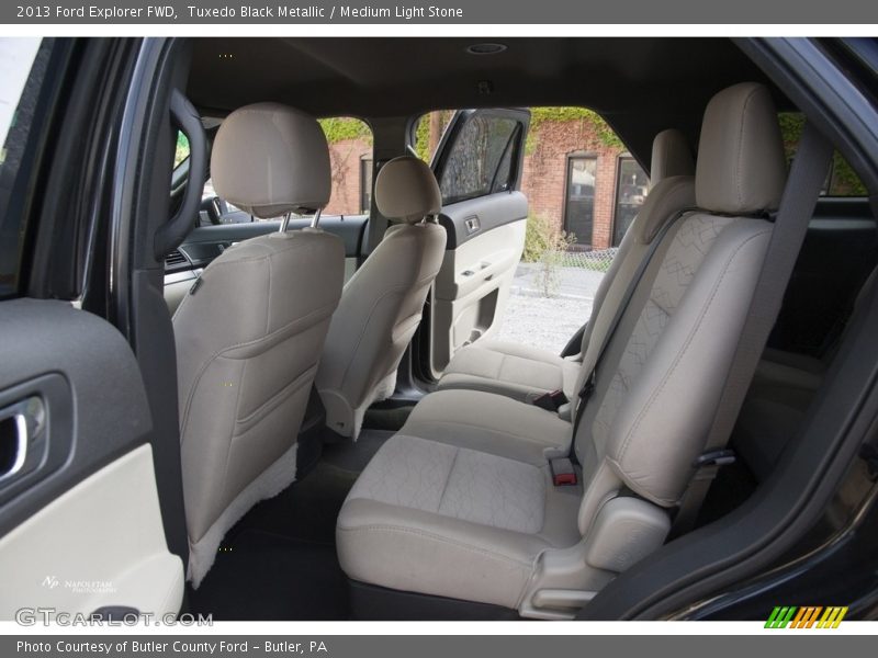 Tuxedo Black Metallic / Medium Light Stone 2013 Ford Explorer FWD