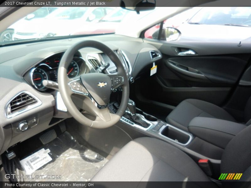 Tungsten Metallic / Jet Black 2017 Chevrolet Cruze LT