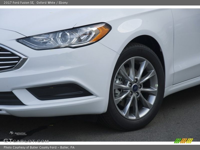 Oxford White / Ebony 2017 Ford Fusion SE