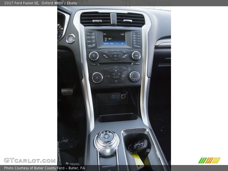 Oxford White / Ebony 2017 Ford Fusion SE