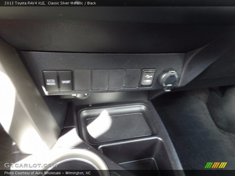 Classic Silver Metallic / Black 2013 Toyota RAV4 XLE