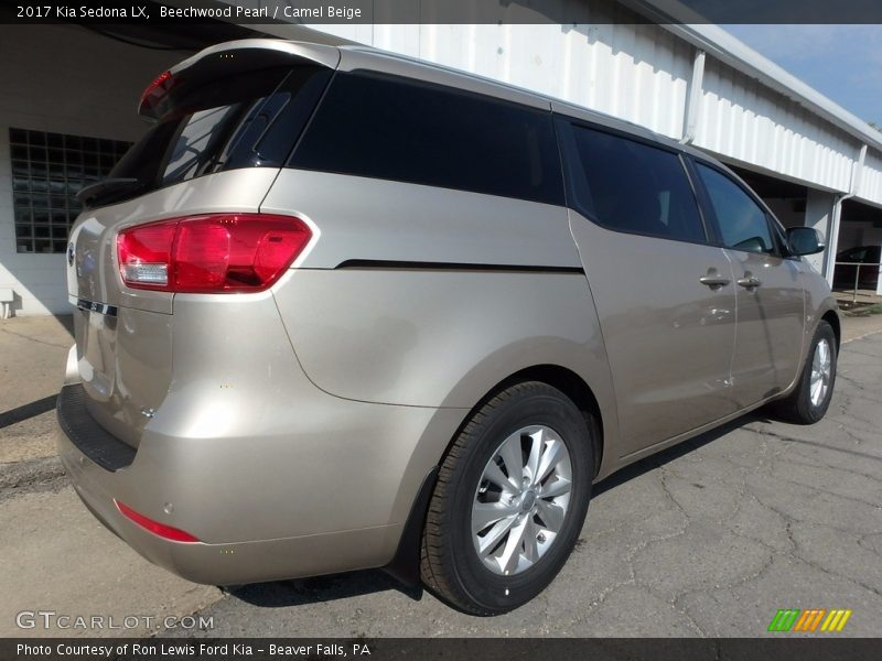 Beechwood Pearl / Camel Beige 2017 Kia Sedona LX