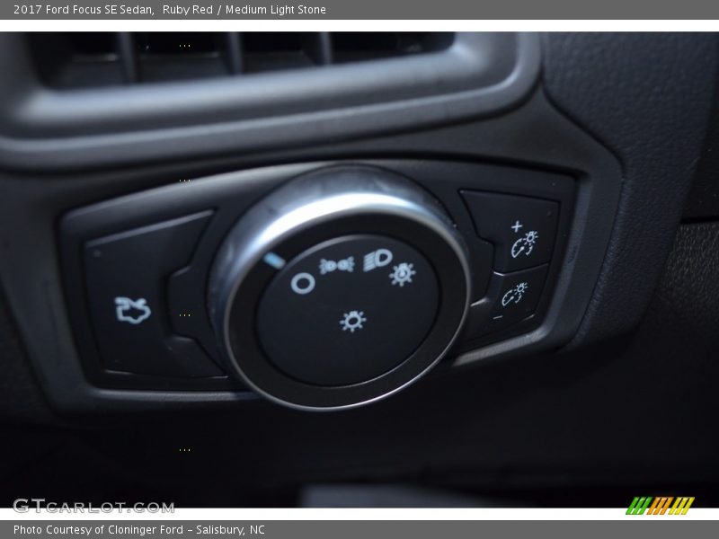 Ruby Red / Medium Light Stone 2017 Ford Focus SE Sedan