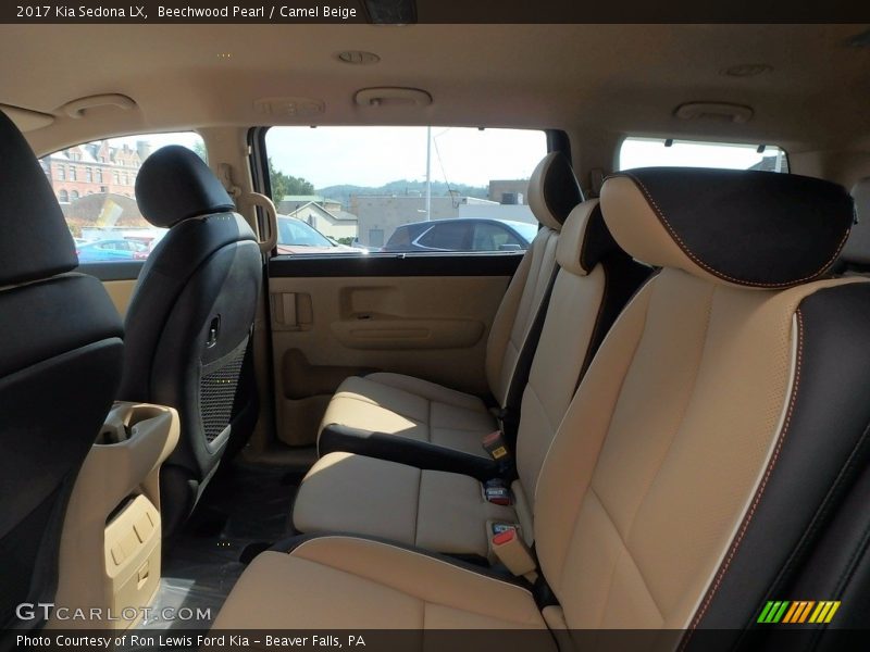 Beechwood Pearl / Camel Beige 2017 Kia Sedona LX