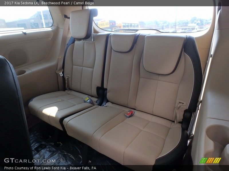 Beechwood Pearl / Camel Beige 2017 Kia Sedona LX