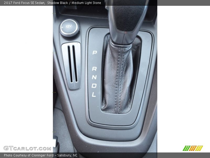 Shadow Black / Medium Light Stone 2017 Ford Focus SE Sedan