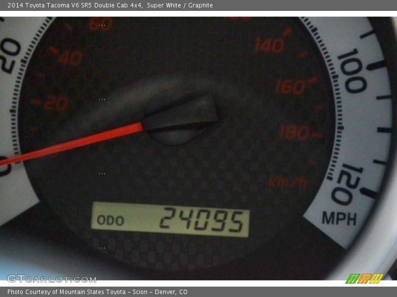 Super White / Graphite 2014 Toyota Tacoma V6 SR5 Double Cab 4x4