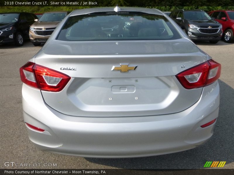 Silver Ice Metallic / Jet Black 2018 Chevrolet Cruze LT