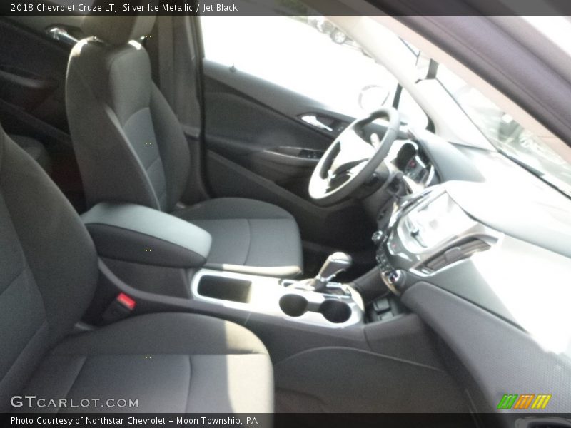 Silver Ice Metallic / Jet Black 2018 Chevrolet Cruze LT